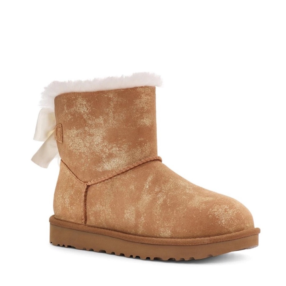 Mini Bailey Bow Glimmer
Suede Boot
